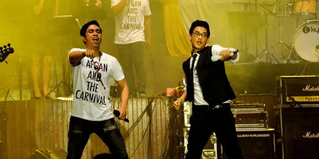 Penampilan Afgan dan Vidi Aldiano di Konser Spektakuler Duo