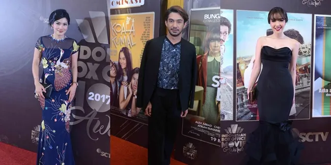 Penampilan Memukau Seleb di Indonesia Box Office Movie Award 2017