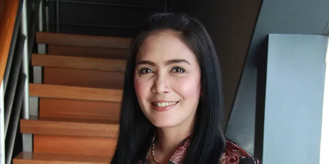 Penampilan Rieke Dyah Pitaloka