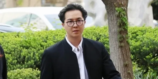 Penampilan Terbaru Song Mino WINNER Usai Sidang, Perubahan Visual Jadi Sorotan