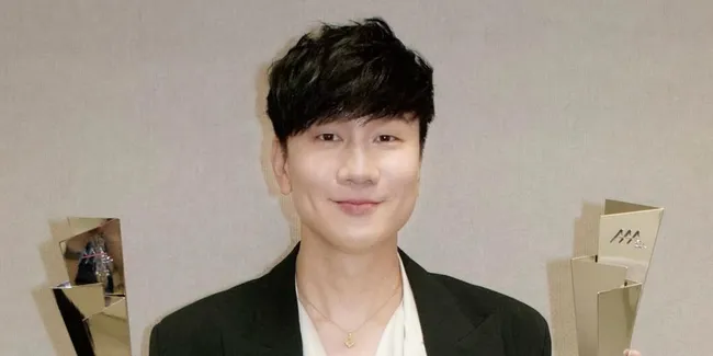 Penyanyi JJ Lin Go Public dengan Annalisa Qiqi yang 20 Tahun Lebih Muda