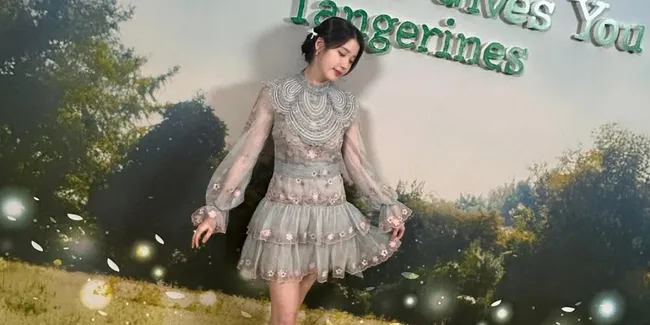 Pesona IU Bak Peri, Selalu Memukau dalam Balutan Gaun