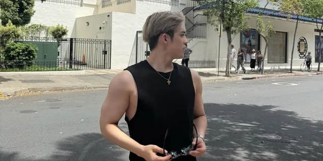 Pesona S.Coups SEVENTEEN Pamer Lengan, Kuat Deadlift 140 Kg