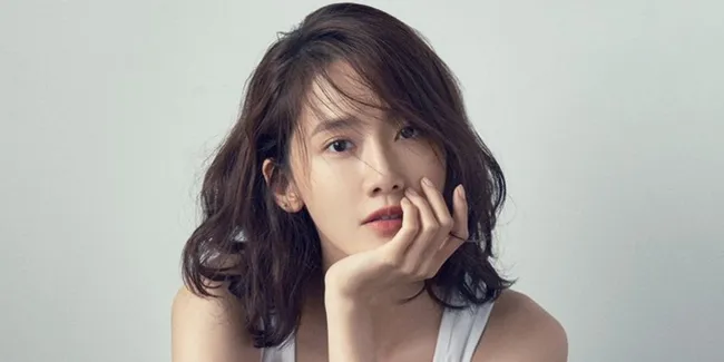 Photoshoot Allure Korea, Yoona SNSD Tampil Kece Dengan Gaya Chic!