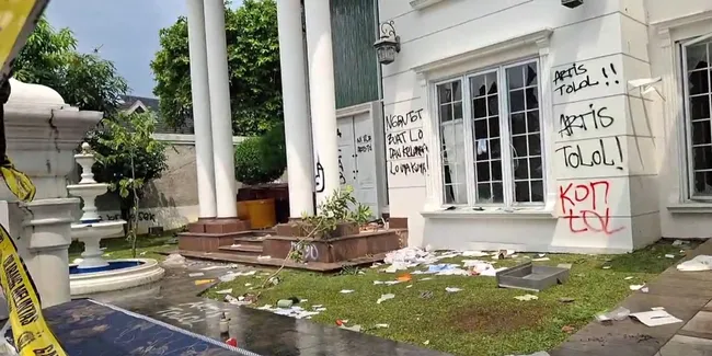 Polisi Tangkap 9 Orang Terkait Penjarahan Rumah Uya Kuya