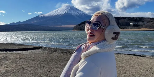 Potret Angelina Sondakh Merasa Damai Nikmati Liburan ke Jepang 