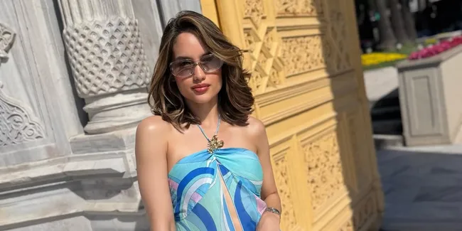 Potret Cantik Cinta Laura Liburan di Istanbul, Body Goals Bikin Salfok