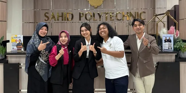 Potret Cesen Bangga Lulus S2, Marshel Widianto Jadi Support System