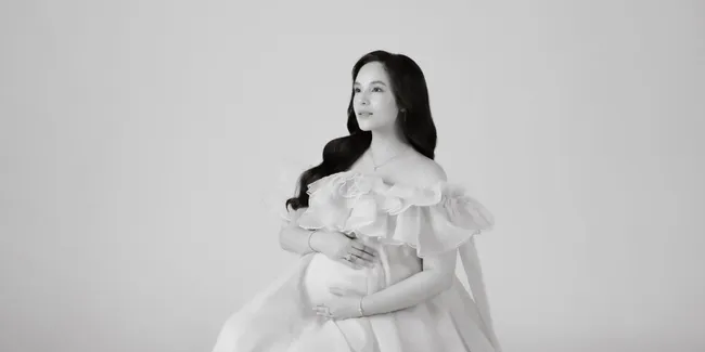 Potret Chelsea Islan Kenang Momen Kehamilan Anak Pertama, Cantik Memesona!