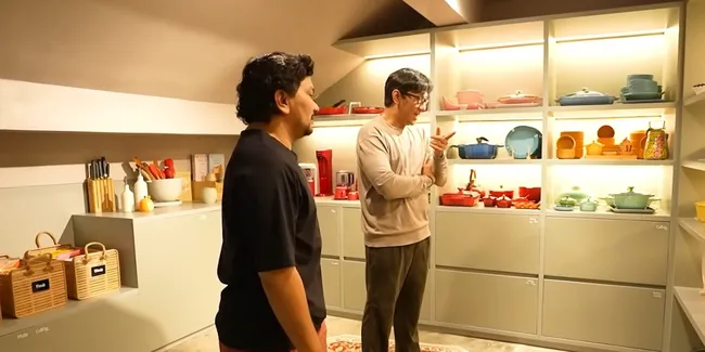 Potret Dapur Mewah di Rumah Tompi, Ada Ruang Penyimpanan Alat Masak yang Estetik