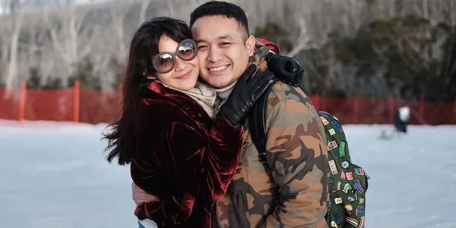 Potret Harmonis Gilang Dirga dan Adiezty Fersa, Jauh dari Berita Miring - Sabar Menanti Buah Hati 