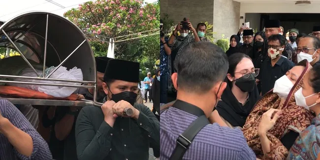 Potret Jenazah Achmad Hermanto Dardak Tiba di Rumah Duka, Emil Dardak Terdepan Usung Keranda