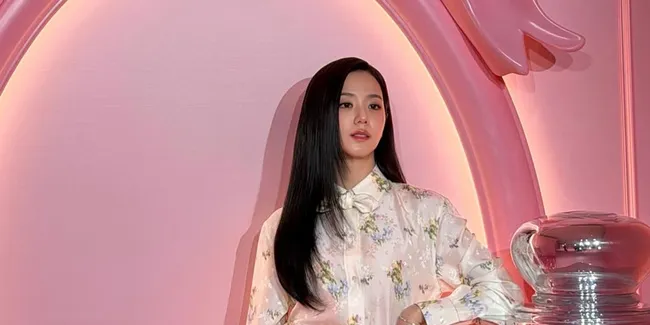 Potret Jisoo BLACKPINK Tampil Cantik di The Dior Addict Sweet Shop Pop-Up Store Tokyo