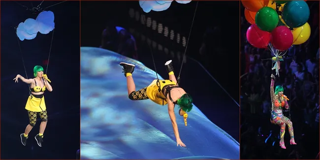 Potret Katy Perry Terbang ke Langit di Konsernya