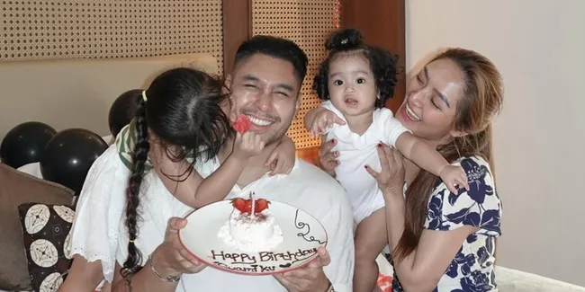 Potret Krisjiana Baharudin Ulang Tahun, Dapat Kejutan Manis dari Siti Badriah di Tepi Pantai