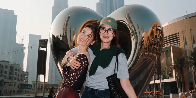 7 Potret Luna Maya dan Millane Fernandez di Dubai, Nikmati Waktu Bareng Bestie