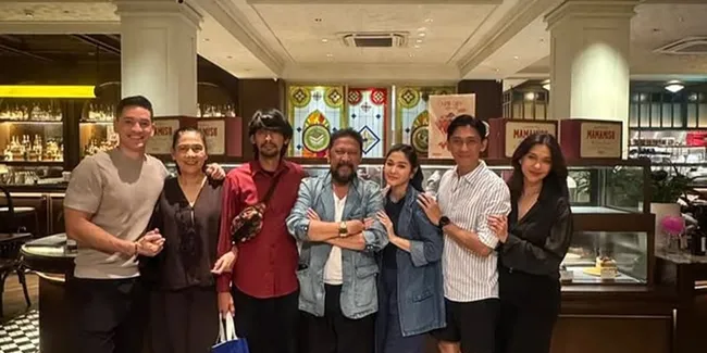7 Potret Lydia Kandou dan Jamal Mirdad Bersama Rayakan Ultah si Bungsu, 3 Kakaknya Juga Hadir