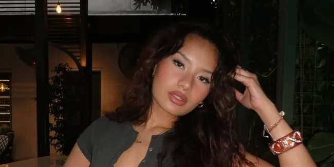 Potret Mirror Selfie Zahwa Massaid, Gayanya Selalu Badas