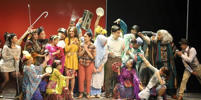 Potret Pementasan Perdana Home Sweet Loan The Musical