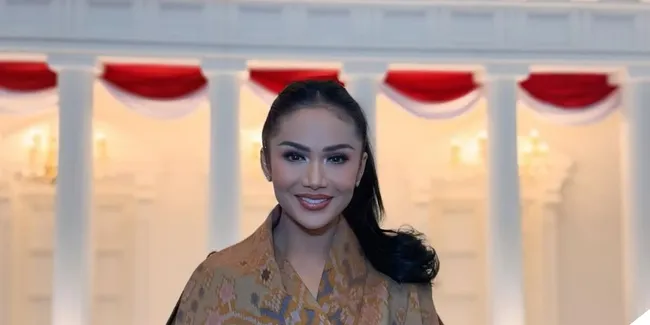 7 Potret Perayaan Ultah Ibu Kris Dayanti ke-75 Tahun, Anak, Cucu sampai Cicit Kumpul