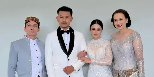 Potret 'Pernikahan' Michelle Ziudith dan Rio Dewanto, Ira Wibowo Ikut Bahagia