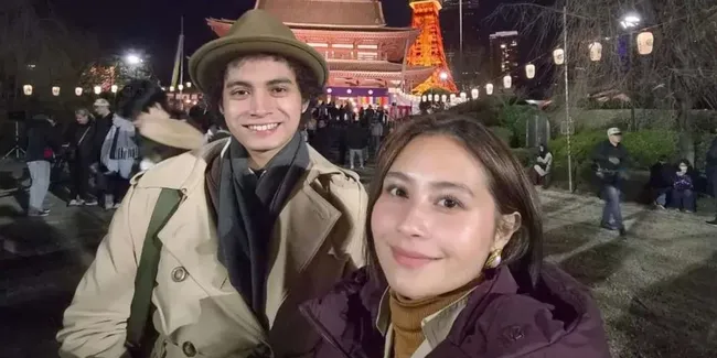 Potret Prilly Latuconsina dan Omara Esteghlal Rayakan Valentine Bersama Spesies Ikan Terbesar di Dunia