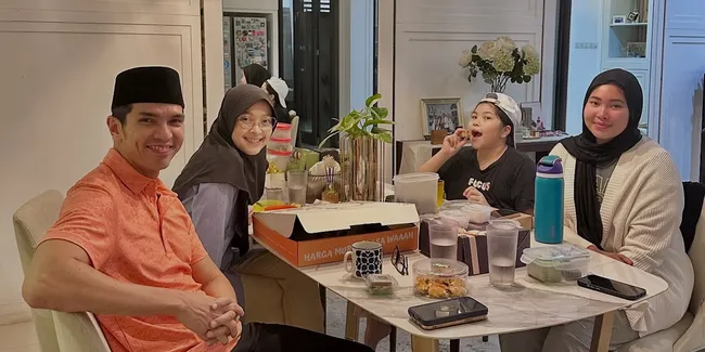 7 Potret Rumah Adrian Maulana yang Minimalis, Ubah Halaman Depan Jadi Tempat Golf Driving