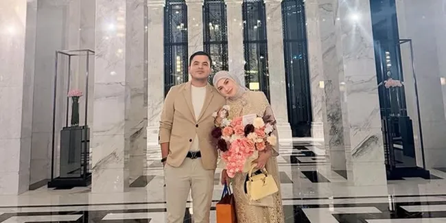 7 Potret Rumah Irish Bella dan Haldy Sabri yang Adem Banget Lengkap dengan Kolam Renang Favorit Anak