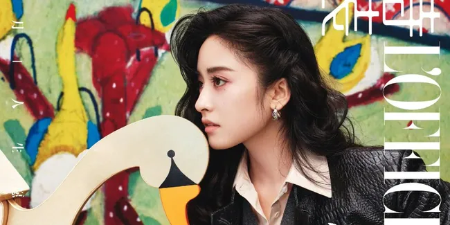 Potret Shen Yue Tampil Menawan untuk Majalah L’OFFICIEL