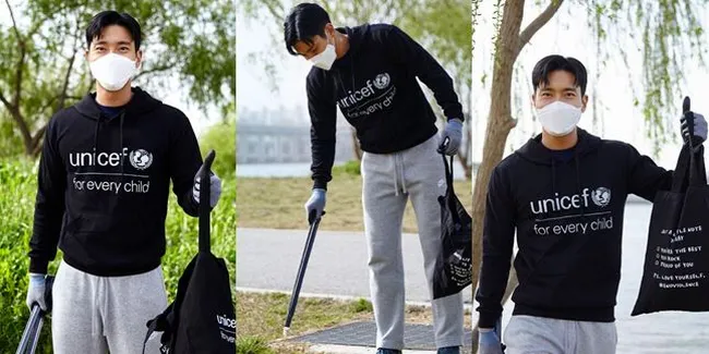 Potret Siwon Super Junior Bersihkan Sampah di Tepian Sungai, Ganteng dan Cinta Lingkungan Bikin Netizen Minta Dipungut