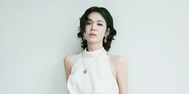 Potret Song Hye Kyo Saat Syuting 'GENIE, MAKE A WISH', Bagai Putri Dubai