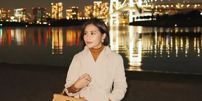 Potret Starter Pack Prilly Latuconsina Untuk Pergi Mancing, Bawa Joran yang Warnanya Lucu