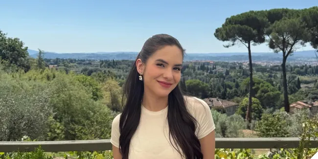 7 Potret Stefi Zamora Promo Film PENGIN HIJRAH, Tetap Semangat di Tengah Kondisi Hamil