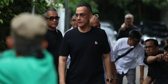 Potret Suasana Rumah Duka Lucky Widja, Sederet Rekan Artis Datang Melayat