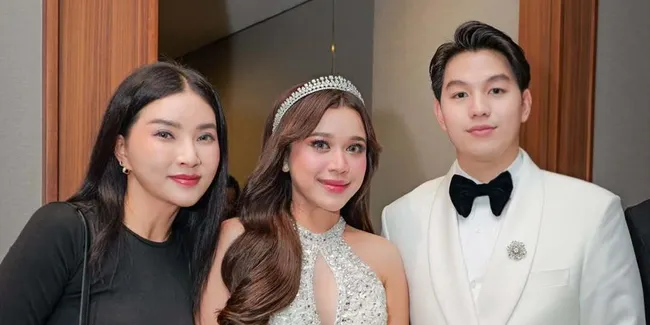 Potret Tamu Selebritis di Resepsi Pernikahan Brisia Jodie dan Jonathan Alden