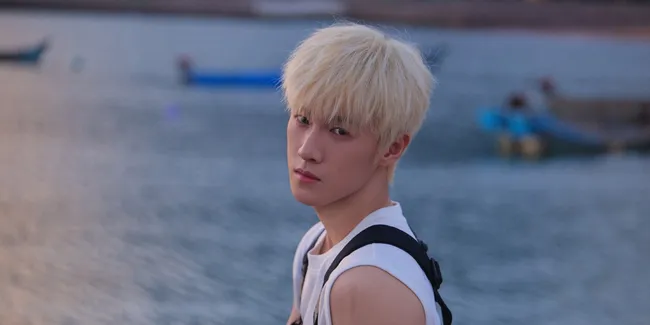 Potret Terbaru Li Yunrui Bak Anak Teknik, Visual Cool Boy di Tepi Pantai Jadi Sorotan