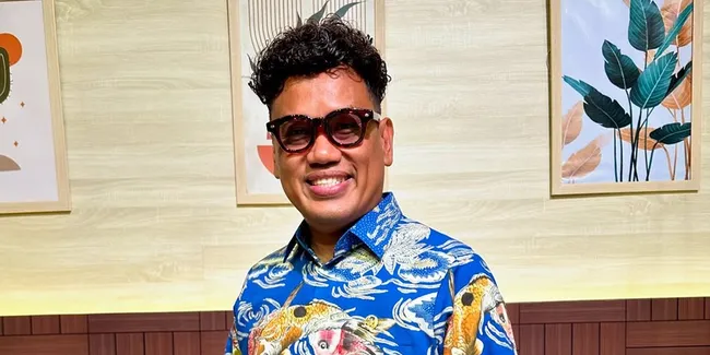 Potret Uya Kuya Bantu Kepulangan Jenazah PMI Asal Jember, Dapat Terima Kasih Warga