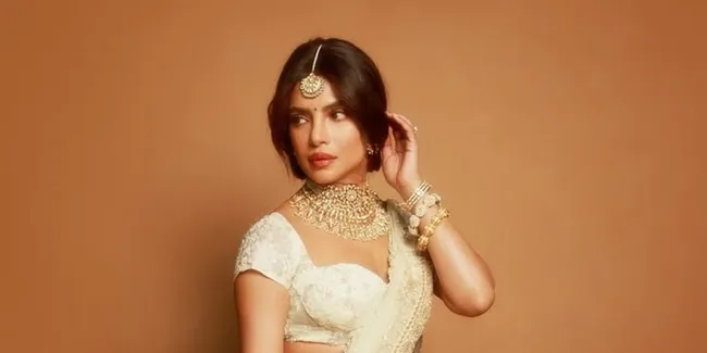 Priyanka Chopra Tampil Jadi 'Desi Girl', Nick Jonas Wakili Kekaguman Netizen