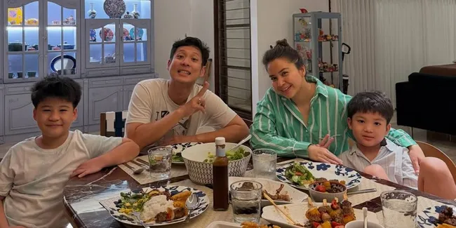 Putri Titian Rayakan Ultah Ke-35 dengan Sederhana, Tetap Awet Muda