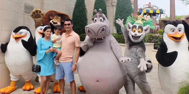 Quality Time, Titi Kamal Sekeluarga Liburan Asyik di Singapura