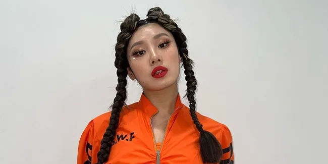 Raih Best Choreographer Of The  Year, Yuk Intip Poret Cantik Lee Jung Saat Hadiri MAMA 2021