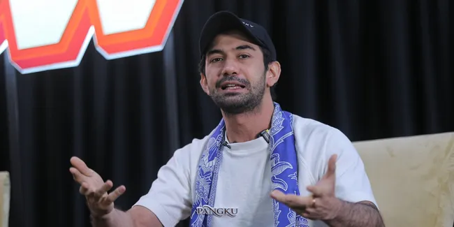 Reza Rahadian Debut Sutradara Langsung Moncer, Film Pangku Raih Penghargaan di BIFF 2025