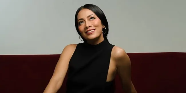Rilis Album Baru, Dee Lestari Belajar Bikin Konten TikTok ke Teman