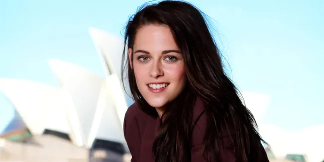 Rokok - Ide Cerdik Kristen Stewart Untuk Tampil Keren