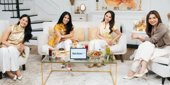 Rossa Foto Bareng Najwa Shihab, Anggun, & Maudy Ayunda Untuk Podcast 