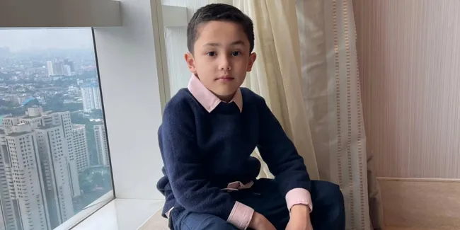 Saka Anak Andhika & Ussy Foto Ganteng bak CEO, Saingan Elon Musk?