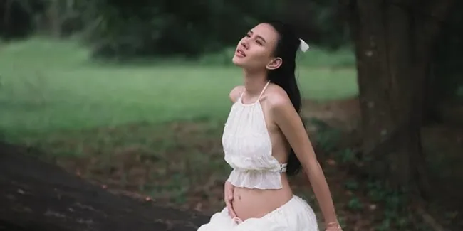 Segini Harga Outfit Shenina Cinnamon Buat Maternity Shoot
