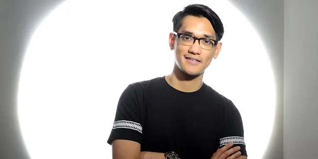 Selfie Ria, Afgan Seru-Seruan Bareng Fans Sebelum ke Malaysia
