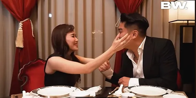 Sempat Disebut Dimanfaatkan, Foto Boy William dan Ayu Ting Ting Dinner Romantis - Panggilan Sayangnya 'Jagiya'