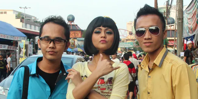 Serunya Acara Belanja Jenita Janet dan Teman-Temannya